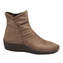 Load image into Gallery viewer, Arcopedico L19 Boot Taupe