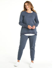 Load image into Gallery viewer, Betty Basics Dolly Sweat Indi Blue