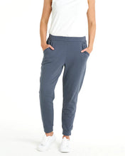 Load image into Gallery viewer, Betty Basics Lindsay Jogger Indi Blue