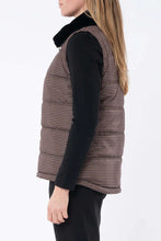 Load image into Gallery viewer, Jump Houndstooth Puffer Vest